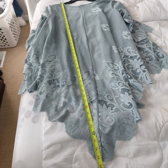 Love, Fire - Mint Green Lace Flowy Boho Kimono - Picture 9 of 10